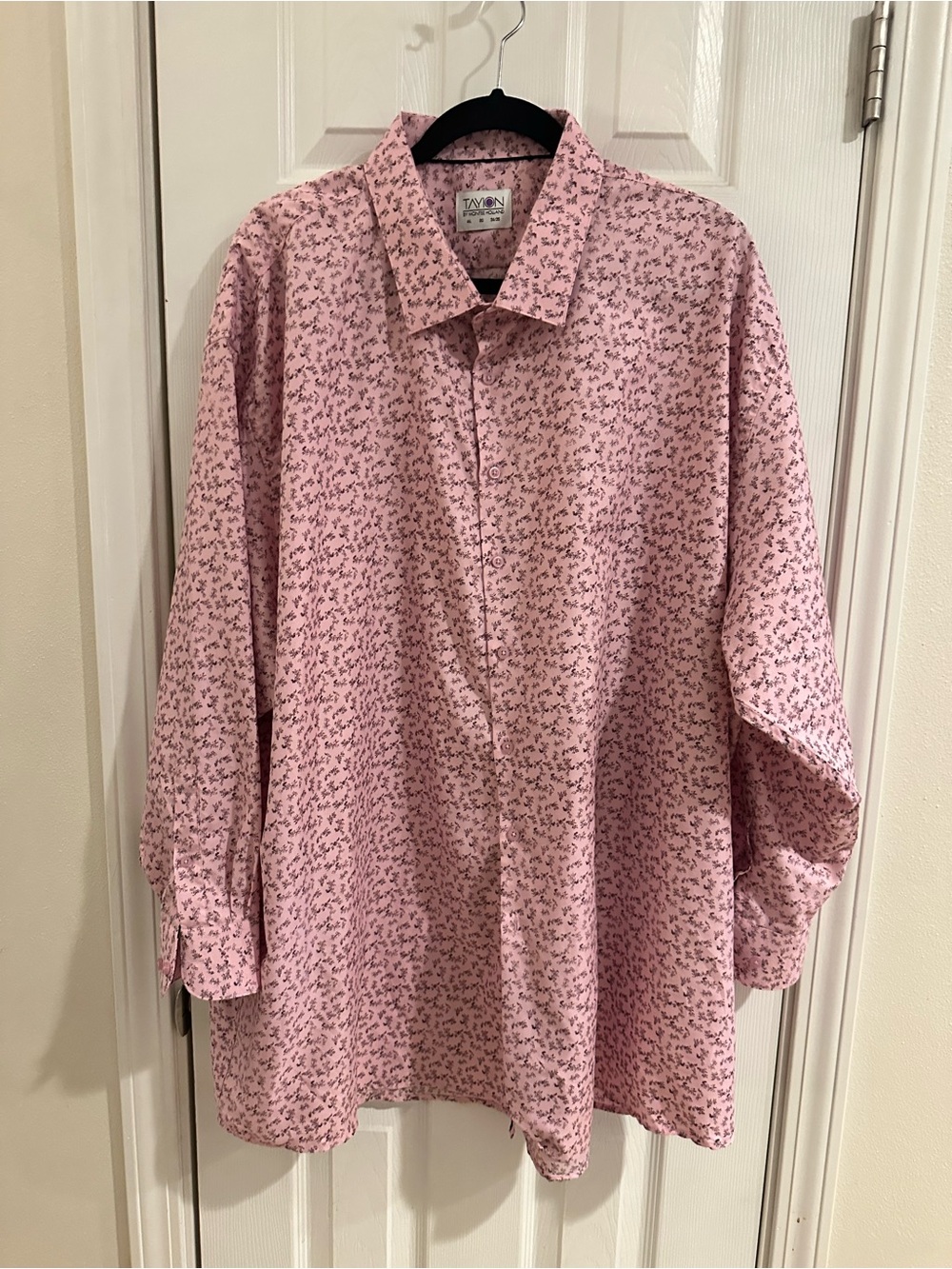 Tayion Collection Pink Floral Casual Button-Down Shirt Trimmed in Black 4XL